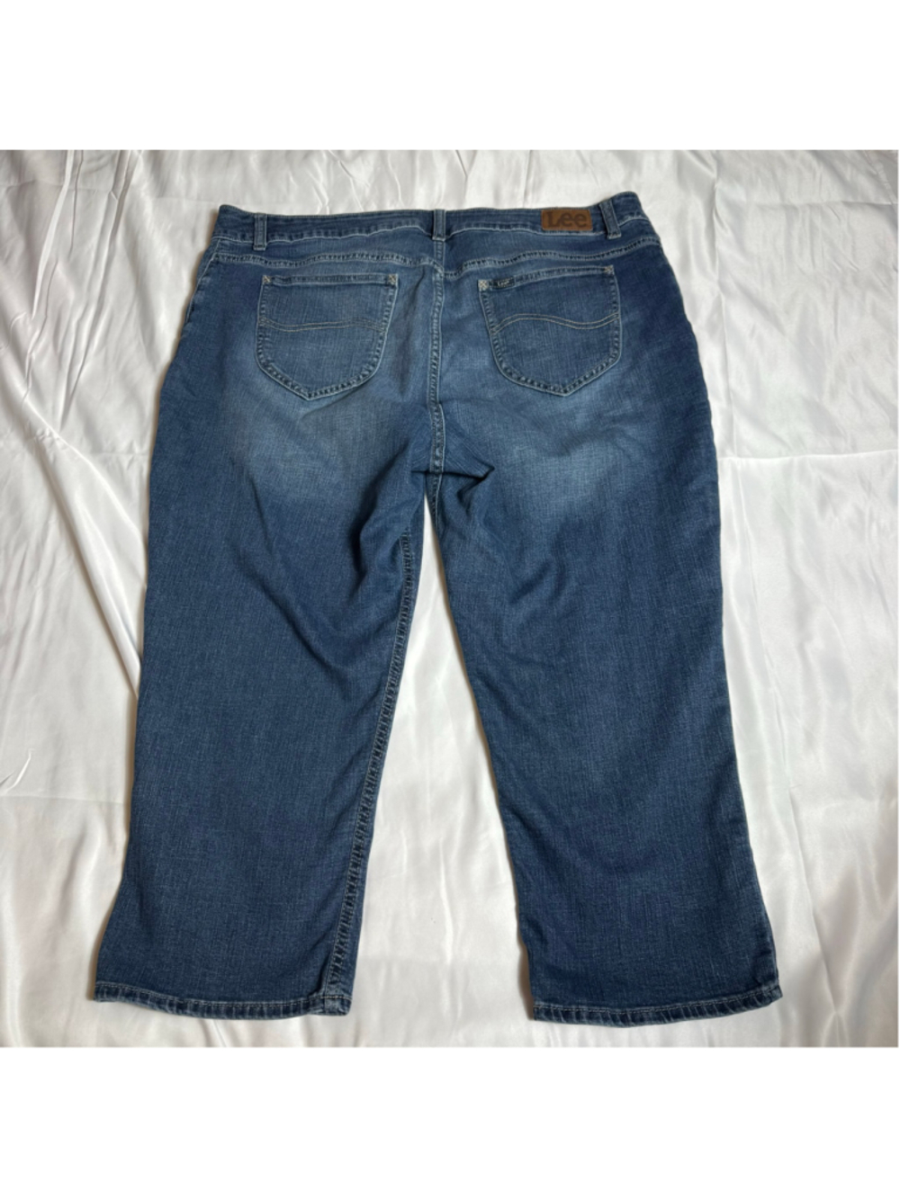 Women's Lee Regular Fit Mid Rise Capri Jeans Blue Size 20 - Picture 4 of 5
